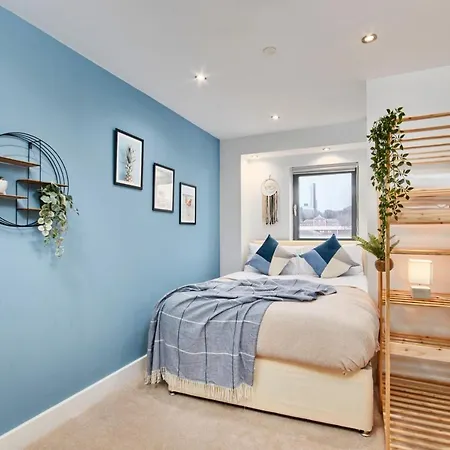 The Exquisite Penthouse Of Leeds - Parking *