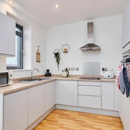 The Exquisite Penthouse Of Leeds - Parking *